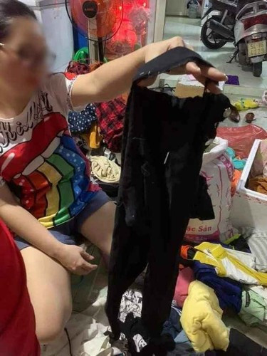 Dưới bài đăng, nhiều netizen đang làm công tác từ thiện cho biết khi phân loại nhận được rất nhiều chủng loại trang phục khác nhau, tuy nhiên, quả thực vẫn có những món đồ mà khi các bạn lọc ra không thực sự phù hợp để đem cho tặng người khó khăn.