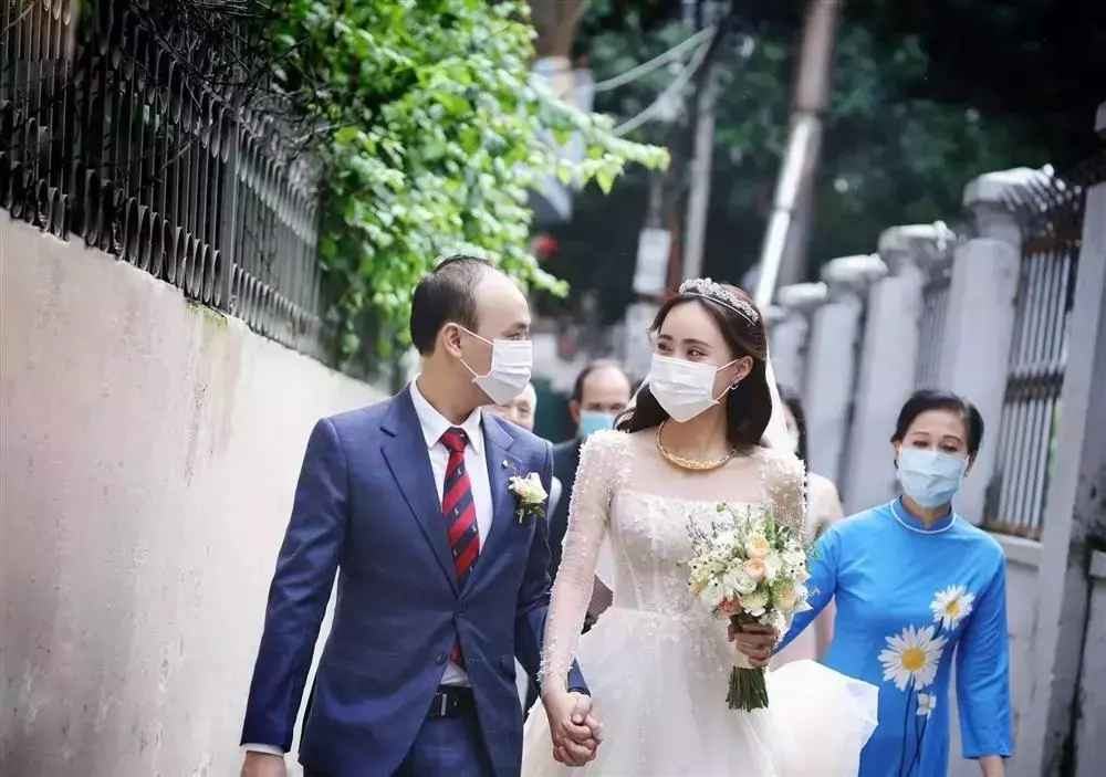 Tháng 7/2021, Xuân Anh được bạn trai tên Ngọc Quỳnh cầu hôn.