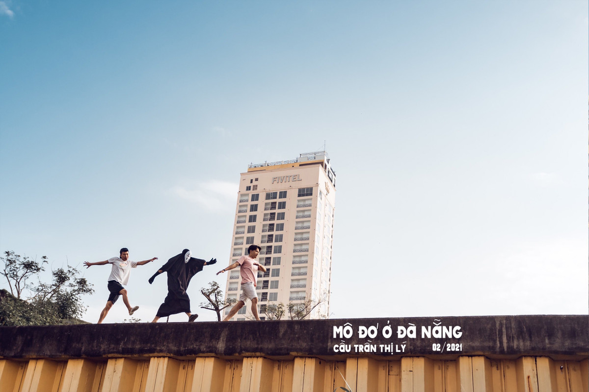 Các nhân vật chính trên là các thành viên trong một nhóm hài nổi tiếng Đà Nẵng đồng thời sở hữu kênh hài triệu view - Mỳ Quảng TV.