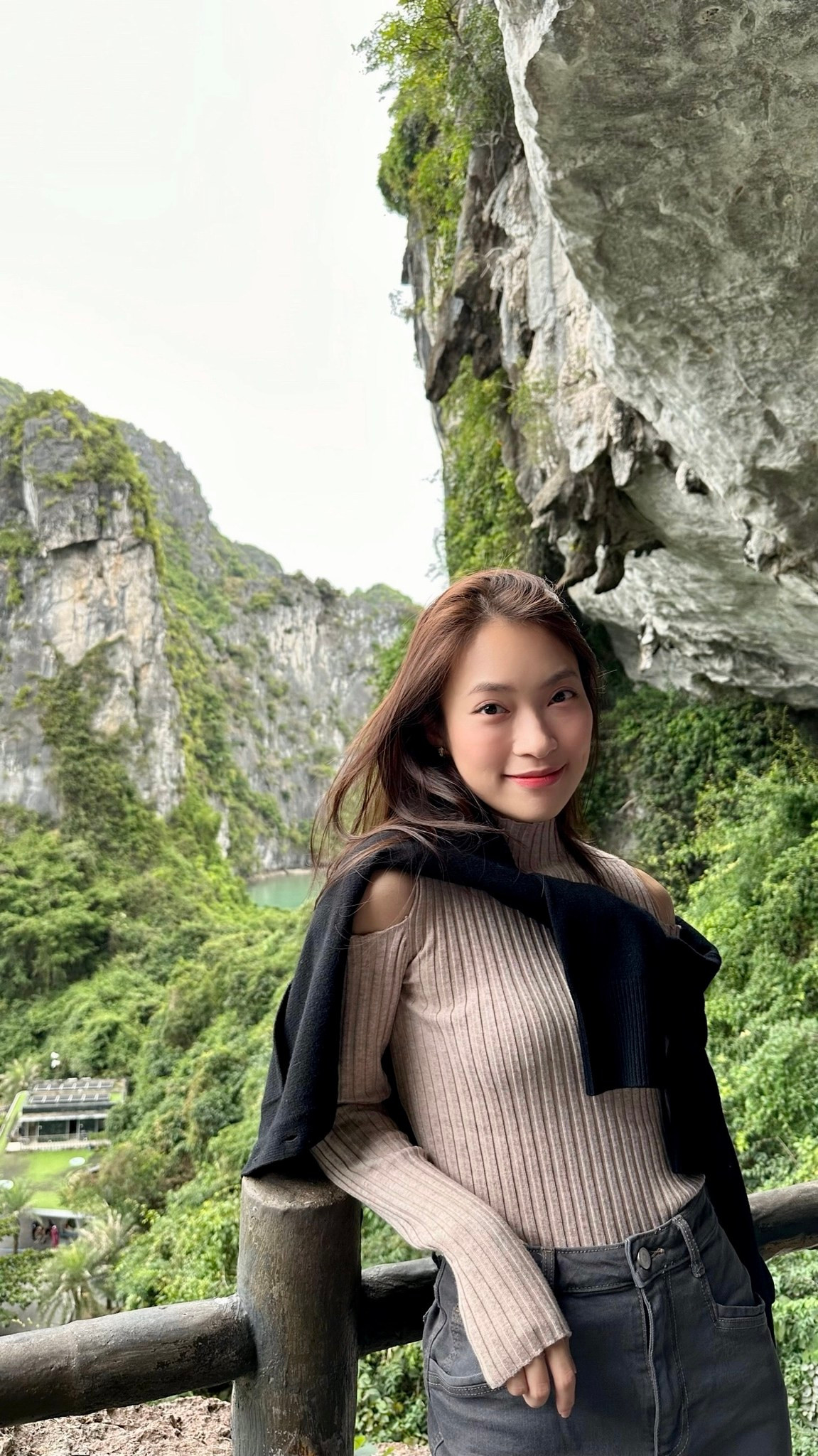 Khánh Vy tự nhận mình là người dễ tính nên các ý tưởng thiết kế căn nhà này cô đều nghe theo kiến trúc sư.