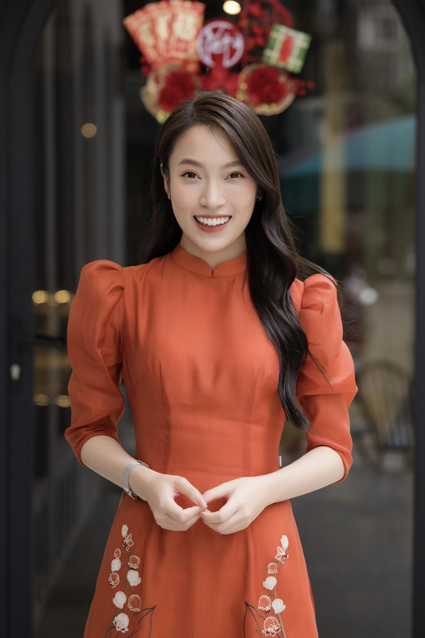 Mới đây, trên kênh YouTube của mình, Khánh Vy đã chia sẻ về hành trình có thêm một ngôi nhà mới ở TP.HCM. Đây cũng chính là thành quả sau vài năm cô nàng chăm chỉ "cày cuốc".