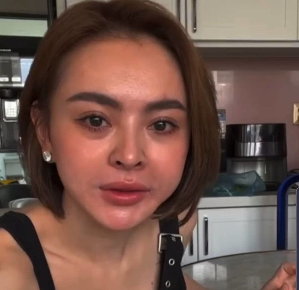 Mới đây, "hot girl thị phi" Trang Nemo tiếp tục khiến nhiều người bật cười khi vô tình "trượt tay" tắt phần mềm làm đẹp khi đang livestream giao lưu, nói chuyện trực tuyến.