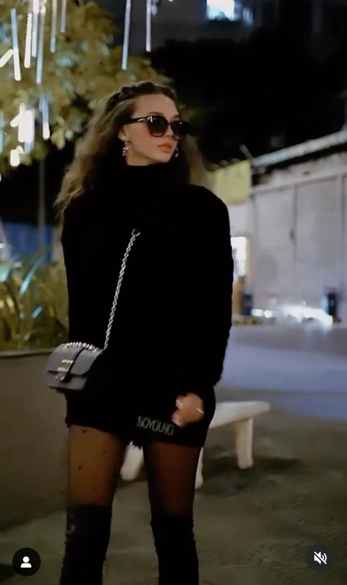 Dù tạm ngừng hoạt động một thời gian, song vợ thủ môn Bùi Tiến Dũng vẫn giữ được thần sắc chuẩn mẫu.