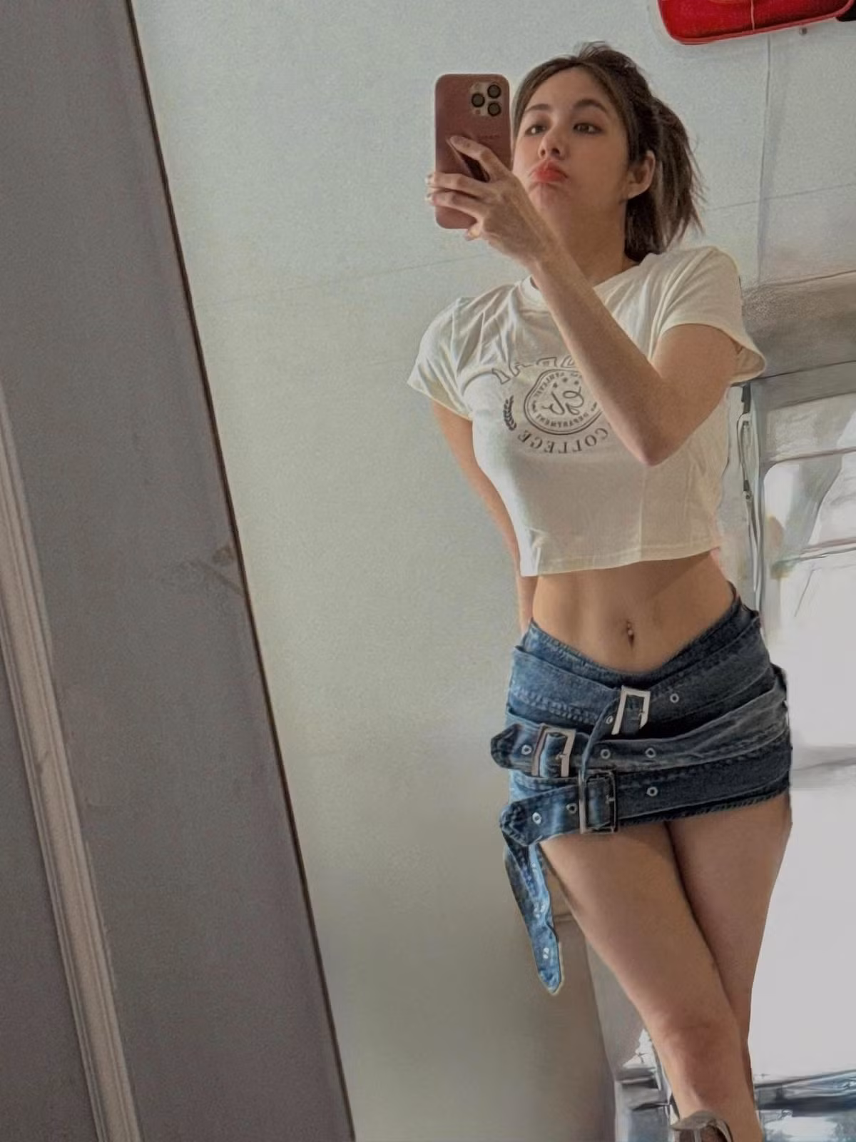 Trân Mèo không chỉ gây chú ý nhờ vào sự thay đổi về hình ảnh, mà còn khiến mọi người phải "thả tim" vì nhan sắc ngày càng mặn mà.