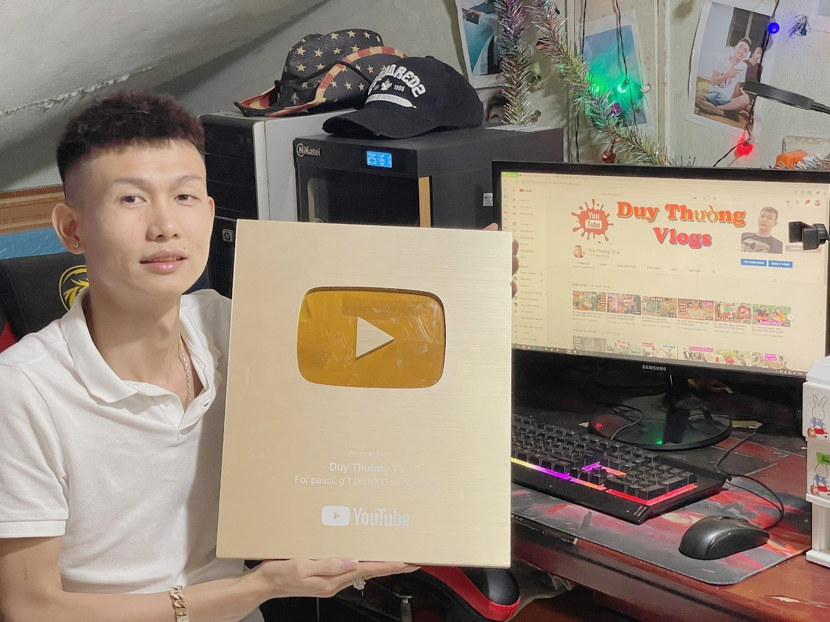 Duy Thường trả lời CSGT rằng: ''Em quay cá nhân của em, em làm cái gì là việc của em. Em không biết lực lượng của anh là ai nhưng em có quyền giám sát''.