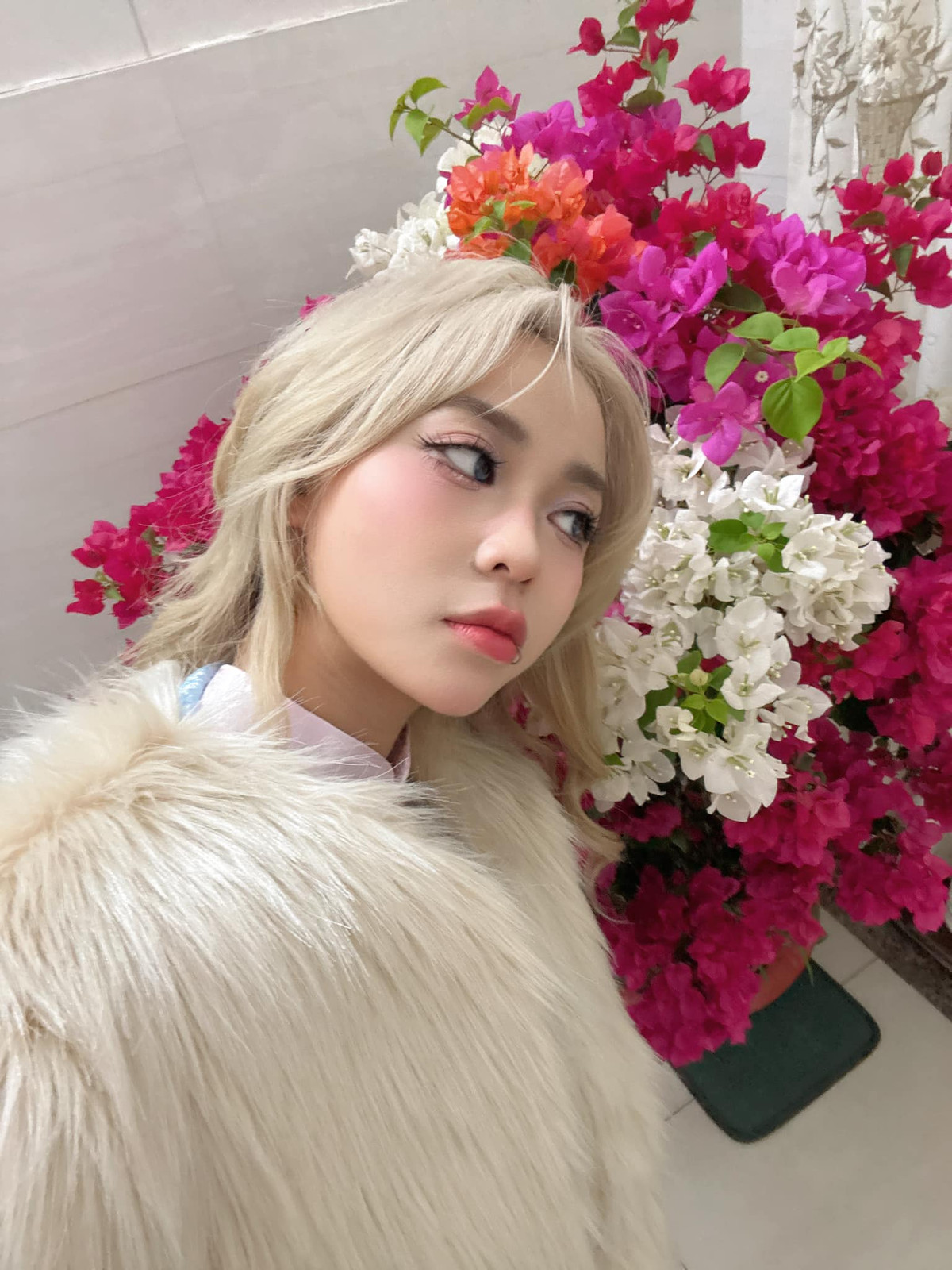 Sự tự tin của nữ streamer trong ánh mắt hút hồn khiến nhiều fan không thể rời mắt.