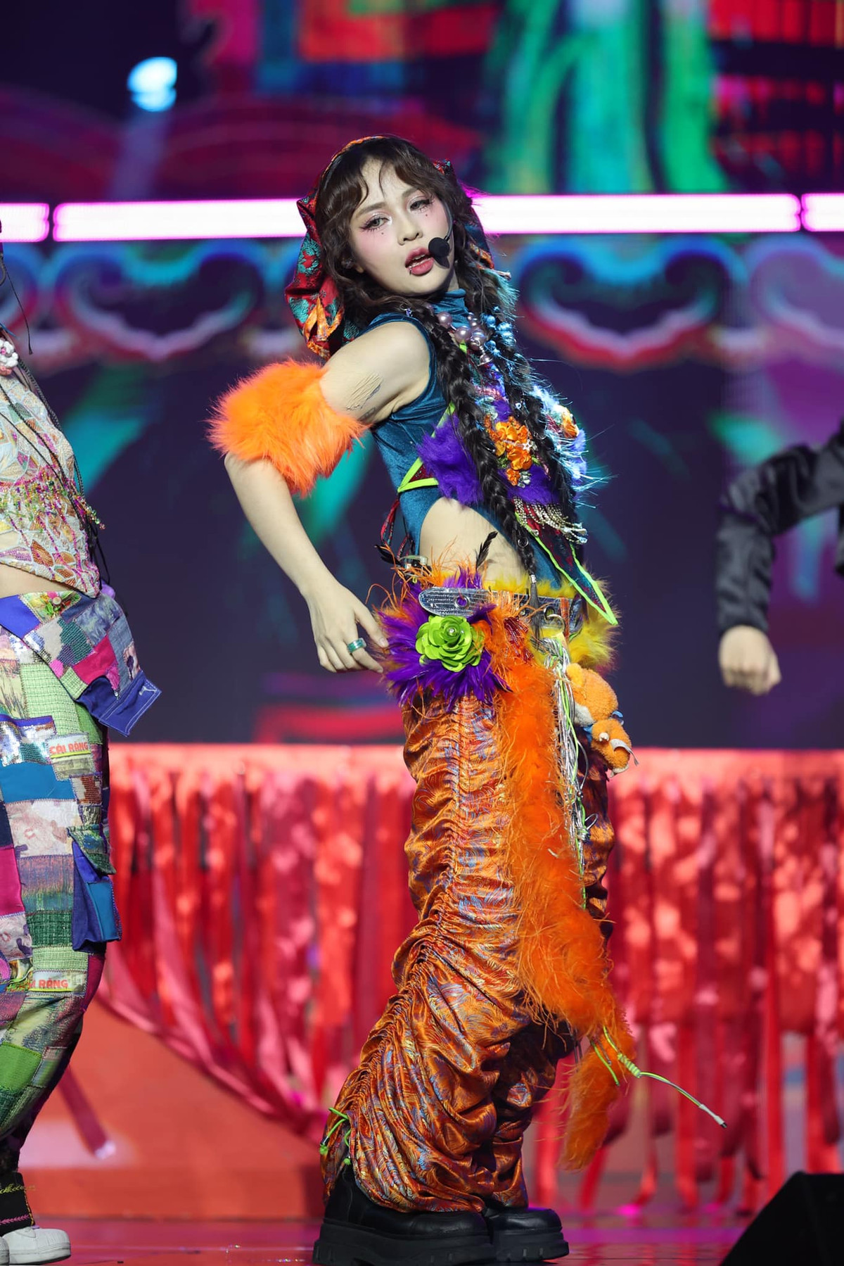 MisThy giờ đây không chỉ là "Chị đẹp" trong mắt người hâm mộ, mà còn là hình mẫu của sự tự tin, quyến rũ và đầy mạnh mẽ, khiến bất kỳ ai cũng phải ngưỡng mộ.