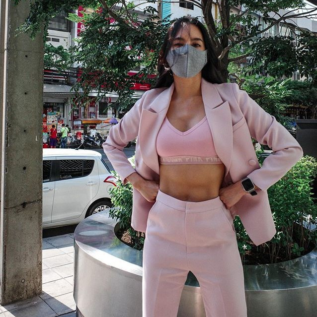 Bộ môn yoga trên không giúp Bebe rèn luyện tính kiên trì, sự dẻo dai của cơ bắp, nâng cao sức bền cũng như giúp ổn định cảm xúc, tâm trí.