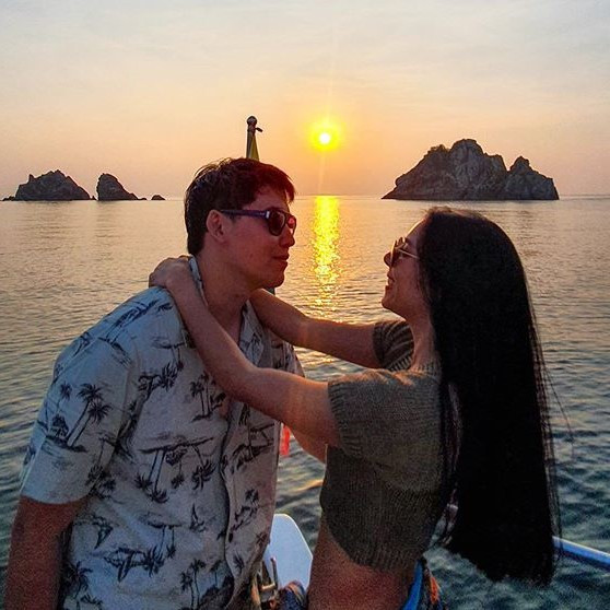 Không chỉ quảng cáo cho các sản phẩm về sức khỏe, thể thao, hot girl Thái Lan còn là người mẫu thời trang đắt show.