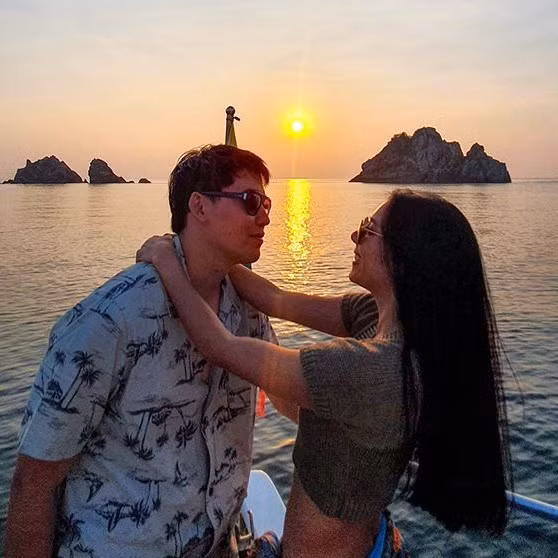 Không chỉ quảng cáo cho các sản phẩm về sức khỏe, thể thao, hot girl Thái Lan còn là người mẫu thời trang đắt show.