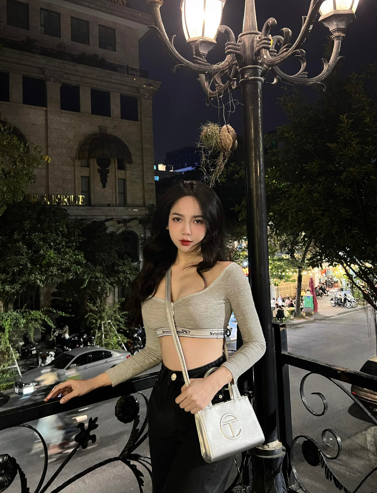 Quỳnh Trang đặc biệt thích gu thời trang của nữ idol Jennie và cô nàng cũng đang theo đuổi phong cách đó.