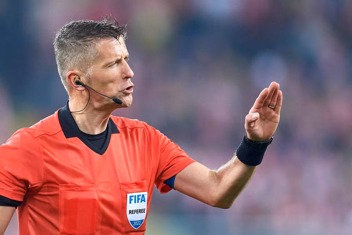 Trận đấu lớn gần nhất mà trọng tài Orsato cầm còi là chung kết Cúp C1 - UEFA Champions League năm 2020 giữa Bayern Munich và Paris Saint-Germain.