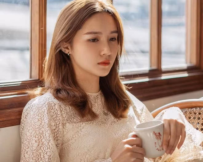 Mới đây, Minh Tâm tham dự cuộc thi Hoa hậu Hoàn vũ Việt Nam 2019, vòng thi ảnh online có 15.000 lượt lilke. Nữ sinh 10X này chia sẻ cô gái đăng ký dự thi với mục đích khám phá những điều mới, thử thách bản thân và lưu giữ khoảnh khắc tuổi trẻ.