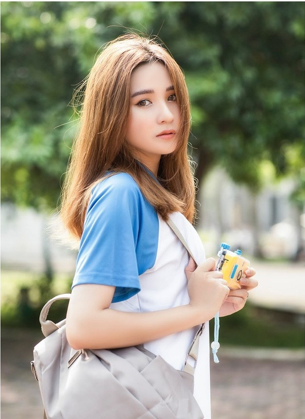 Hoài Thu không ngừng nuôi hy vọng nếu có điều kiện thì một ngày gần nhất sẽ được tu nghiệp ở nước ngoài để mở mang kiến thức, học hỏi kinh nghiệm cũng như được học tập trong môi trường hội nhập và phát triển về chuyên ngành mà cô bạn theo đuổi.