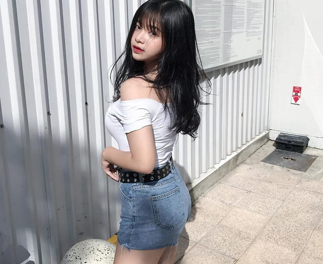 Ngọc Quỳnh được nhiều người gọi là "nữ thần đồng phục", vì sự dễ thương, xinh xắn khi diện đồng phục của mình.