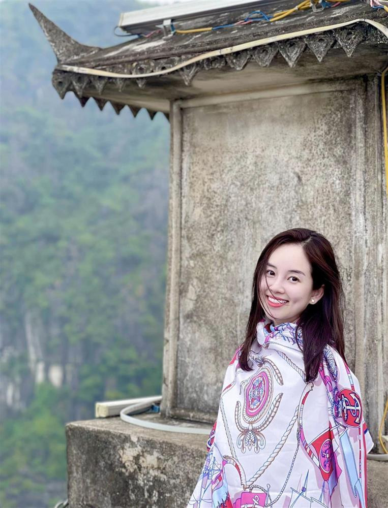 Những gây chú ý hơn cả là nhan sắc rạng rỡ của Ly Kute ở tuổi 33.