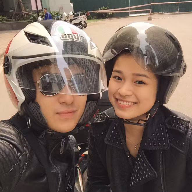 Hạnh Nguyên cho biết, chị và chồng quen nhau bởi cả 2 đều có sở thích chạy xe phân khối lớn. Sau một thời gian tìm hiểu, năm 2016, anh chị chính thức về chung nhà.