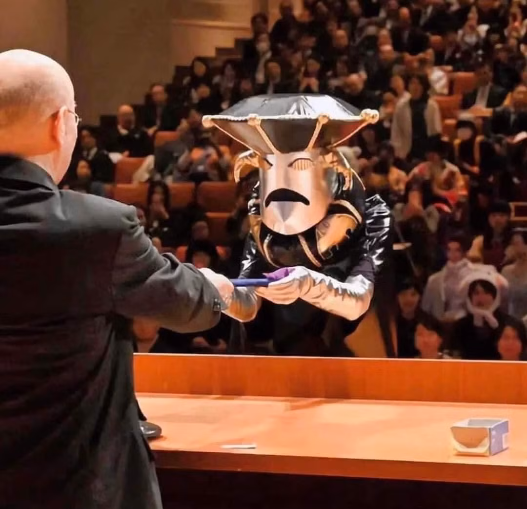 Cùng chiêm ngưỡng những kiểu biến hình hài hước, vui nhộn có tại lễ tốt nghiệp độc nhất vô nhị của trường Đại học Kyoto đang gây bão mạng.