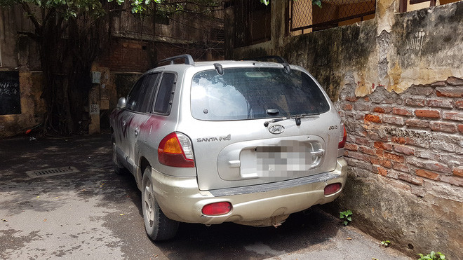 Để khôi phục xe trở lại hình dáng ban đầu, người chủ chắc sẽ phải mất một khoản tiền không hề nhỏ.