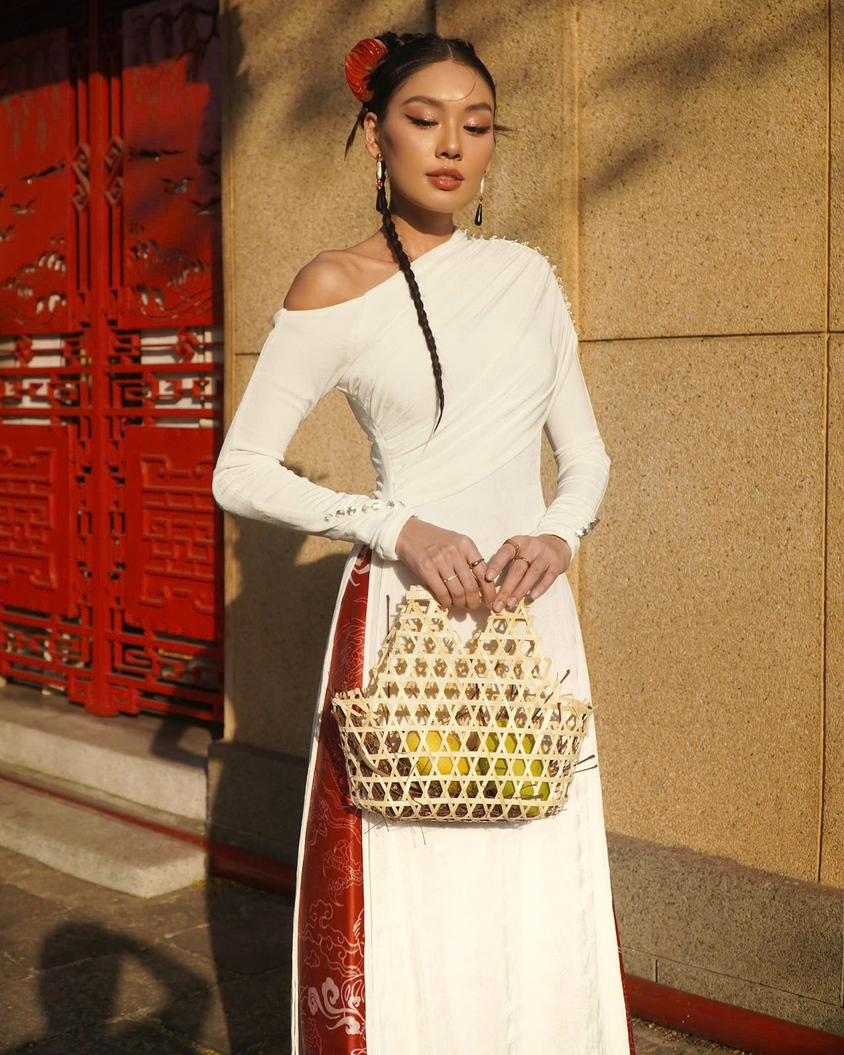 Nữ rich kid Thảo Nhi Lê diện áo dài trước Tết.