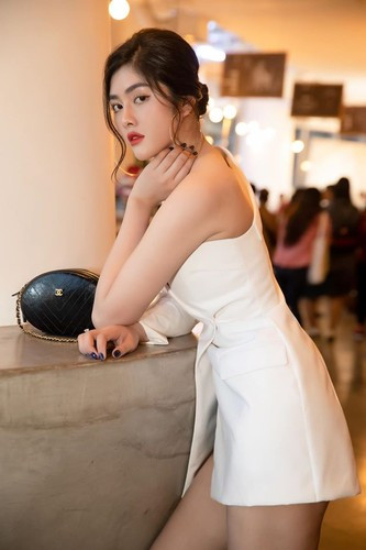 Ngoài đầu tư mua túi, Huỳnh Tiên cũng mua đồng hồ và kim cương vì đây là một trong những phụ kiện mà lỡ có chuyện gì vẫn có thể bán lại với giá rất tốt.