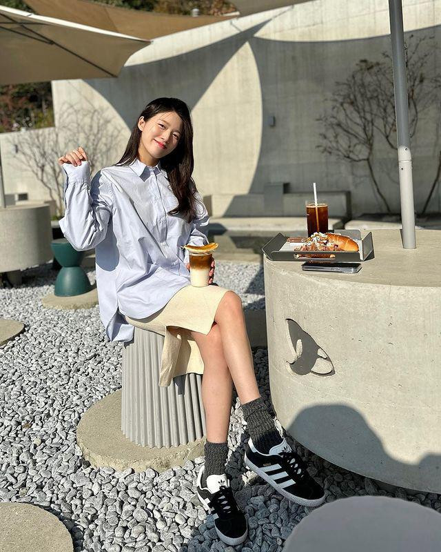 Vì đã có kinh nghiệm tập yoga nhiều năm, và tập luyện đều đặn trong suốt quá trình mang bầu, Kim Sung Hee không gặp quá nhiều khó khăn khi trở lại tập luyện.