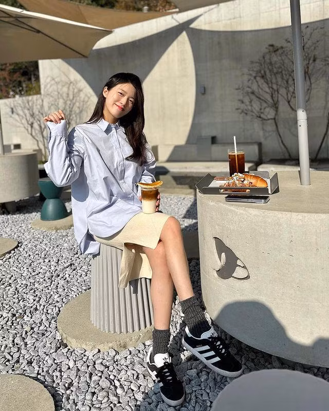 Vì đã có kinh nghiệm tập yoga nhiều năm, và tập luyện đều đặn trong suốt quá trình mang bầu, Kim Sung Hee không gặp quá nhiều khó khăn khi trở lại tập luyện.