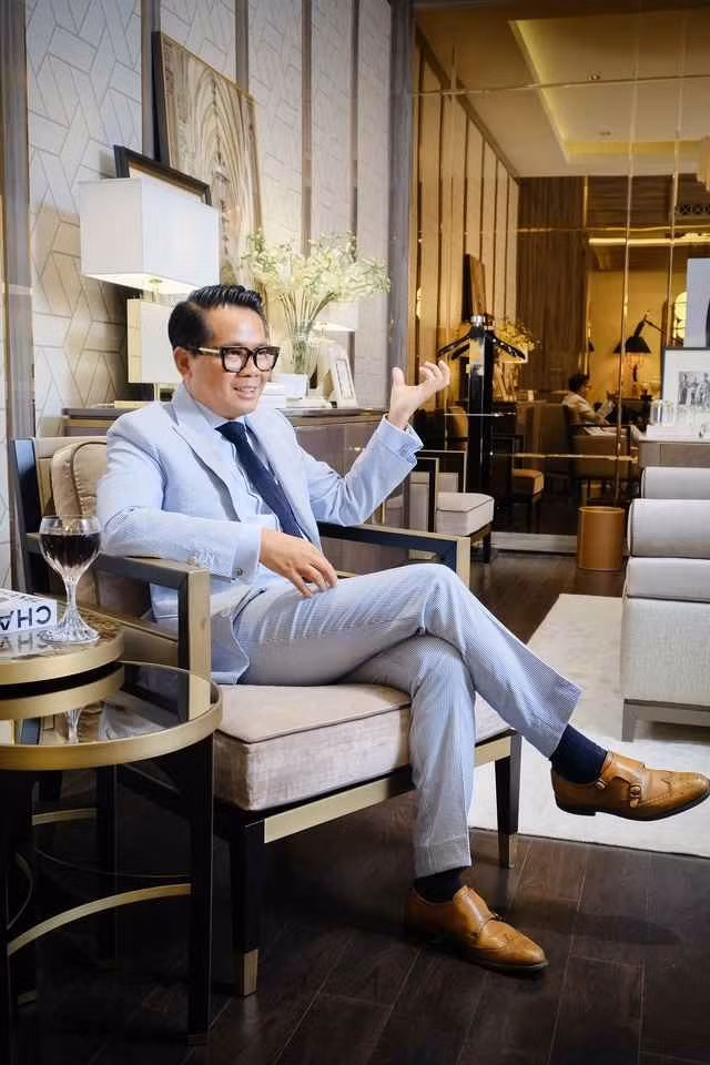 Vì vậy đồ uống có đắt đỏ đến mấy cũng chẳng khiến họ bận tâm, chỉ cần không gian và cách phục vụ đủ để làm hài lòng họ.