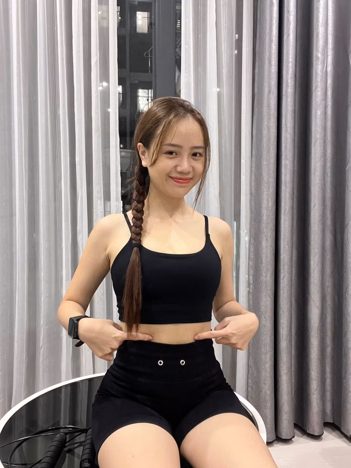 Mai Linh Zuto vốn nổi tiếng trong cộng đồng game thủ không chỉ bởi tài năng mà còn bởi phong cách ứng xử thông minh và duyên dáng.