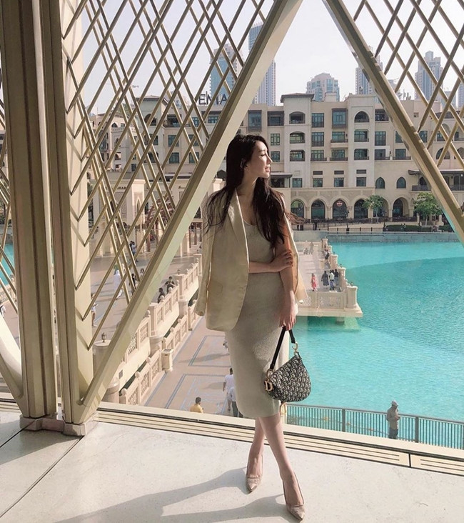 Cũng chính vì lợi nhuận gấp 10 lần từ công việc livestream quảng cáo, Jung So Ra đã từ bỏ công việc tiếp viên hàng không.