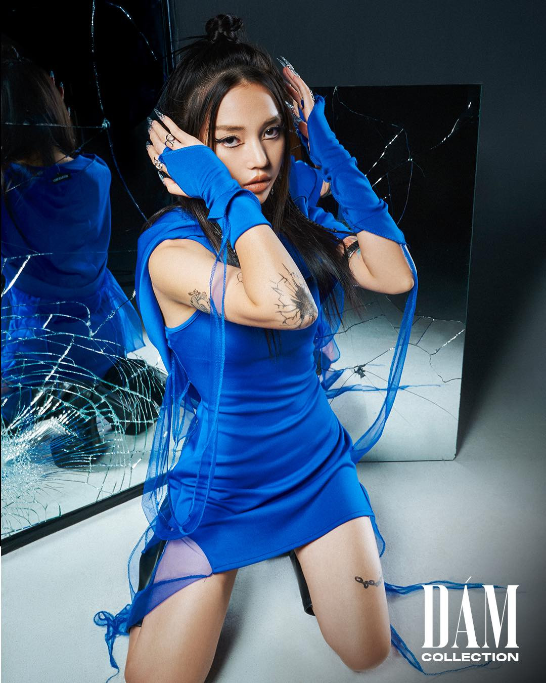 Mình thật lòng vui và chúc phúc cho vợ chồng bạn mình. 2 người xứng đôi và cũng yêu thương nhau. Sắp tới, họ sẽ có một gia đình nhỏ hạnh phúc và còn cả tương lai phía trước. Linh cũng vậy. Những người văn minh đọc đến đây chắc cũng hiểu ý mình. Đôi khi bạn muốn bảo vệ ai, việc duy nhất bạn cần làm là giữ khoảng cách với họ. Vậy thôi" - Linh Ngọc Đàm chia sẻ trên story. Đây không phải là lần đầu tiên cô nàng bày tỏ thái độ mạnh mẽ về chuyện nhạy cảm này.