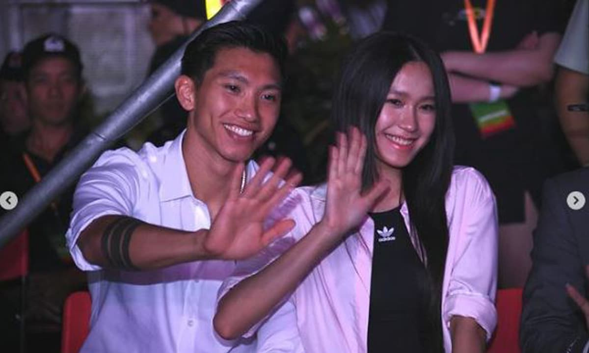 Sau đám cưới, Văn Hậu và Hải My thường xuyên xuất hiện với hình ảnh khá mộc mạc. Cặp đôi này vừa có những ngày trăng mật tại Singapore.