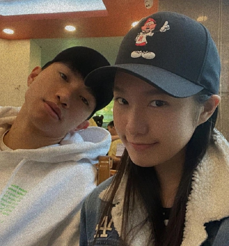 Bức ảnh "no filter" của Hải My và Văn Hậu từng được netizen truyền tay nhau.