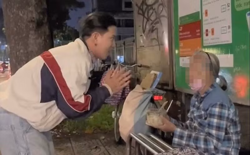 2022 cực xấu xí khiến các TikToker nhận đủ "gạch đá" từ netizen 2022 cuc xau xi khien cac TikToker nhan du