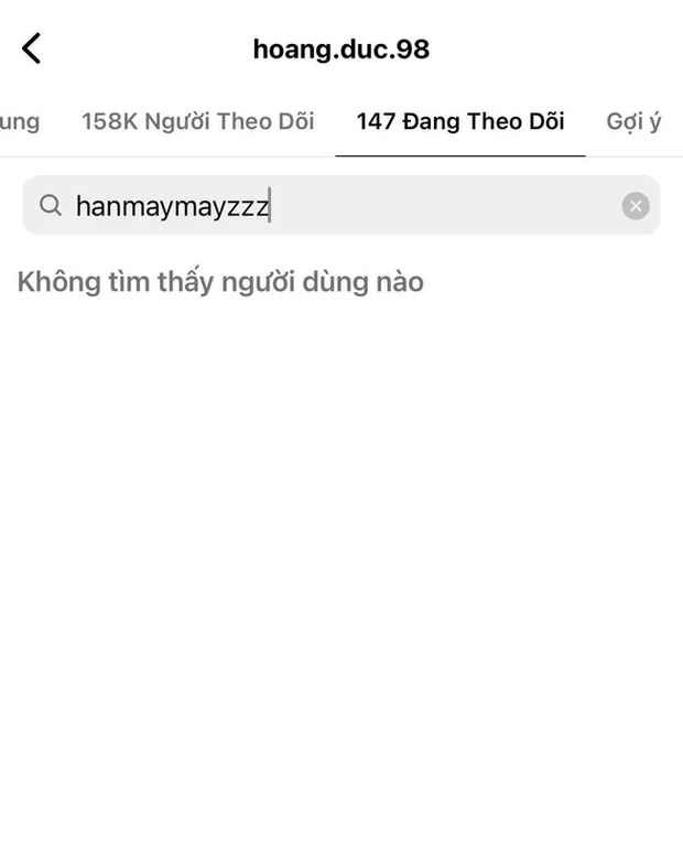 Ngoài ra, cặp trai tài gái sắc cũng đều đã bỏ trạng thái “đính hôn” trên Facebook khiến dân tình khẳng định cả hai đã âm thầm chia tay.