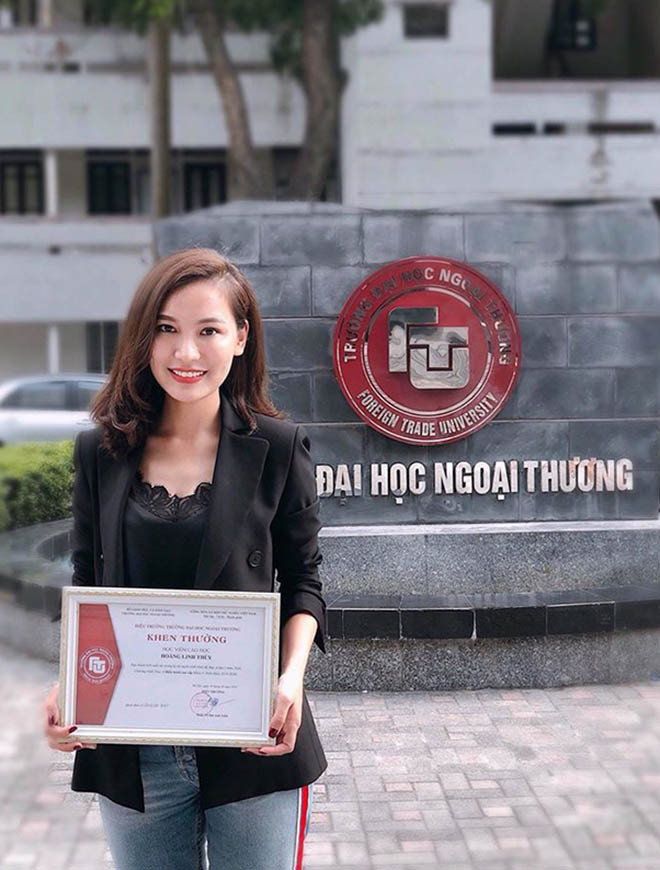 Ngoài cách dẫn dắt chuyên nghiệp, nữ BTV VTV Linh Thủy còn gây chú ý bởi ngoại hình xinh đẹp. Chưa hết, tìm hiểu sâu hơn cô nàng này còn có bảng thành tích học tập cực kì ấn tượng.