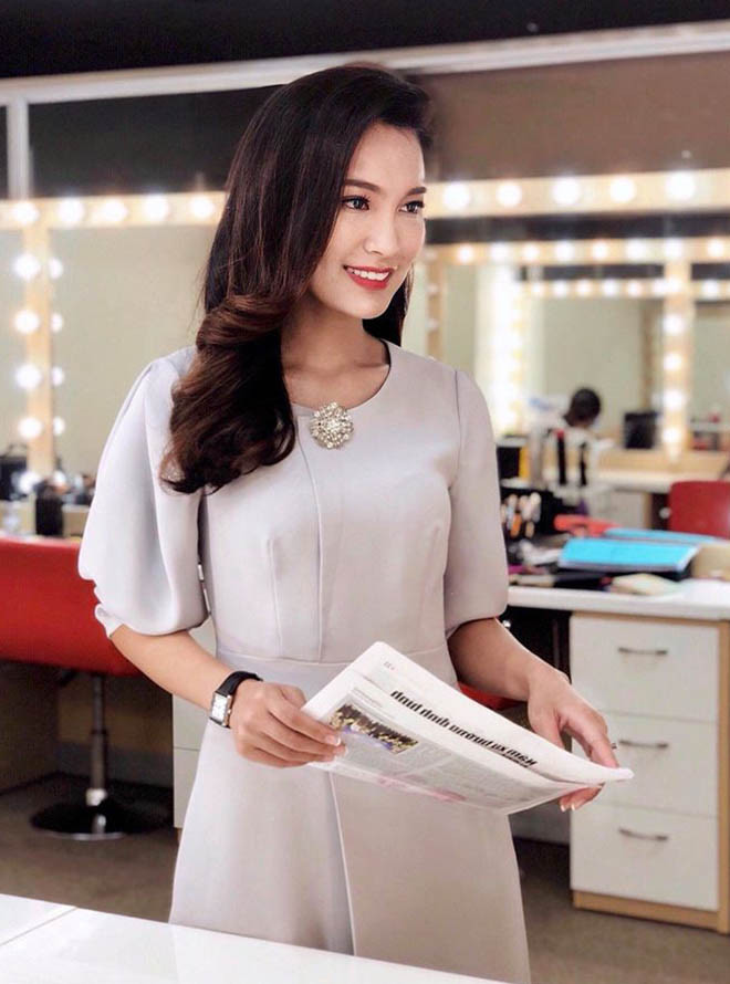 Linh Thủy sinh năm 1992 tại Lạng Sơn, cô bạn này là cựu sinh viên ĐH Ngoại thương Hà Nội. Tấm bằng đại học chưa làm thỏa mãn được nữ BTV thời sự VTV nên cô quyết định học thêm và có tấm bằng thủ khoa Thạc sĩ Điều hành cao cấp EMBA4.