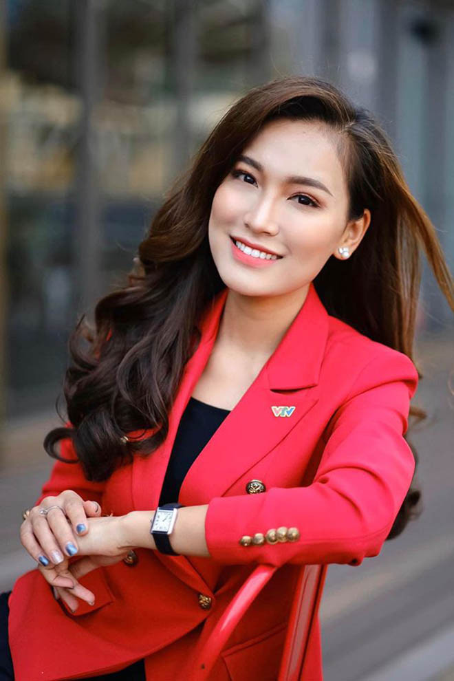 Linh Thủy cũng là nữ MC được đồng nghiệp đánh giá cao bởi sự xông xáo, ham học hỏi trong suốt quá trình rèn luyện tại VTV.