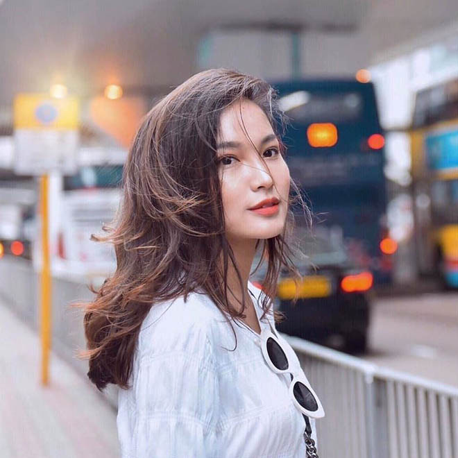 Năm 2012, Linh Thủy từng tham gia và lọt vào chung kết cuộc thi "Người dẫn chương trình truyền hình". Sau này khi làm việc tại kênh truyền hình quốc gia, Linh Thủy đảm nhận phần dẫn dắt nhiều chương trình như: Chào buổi sáng, Studio 3...