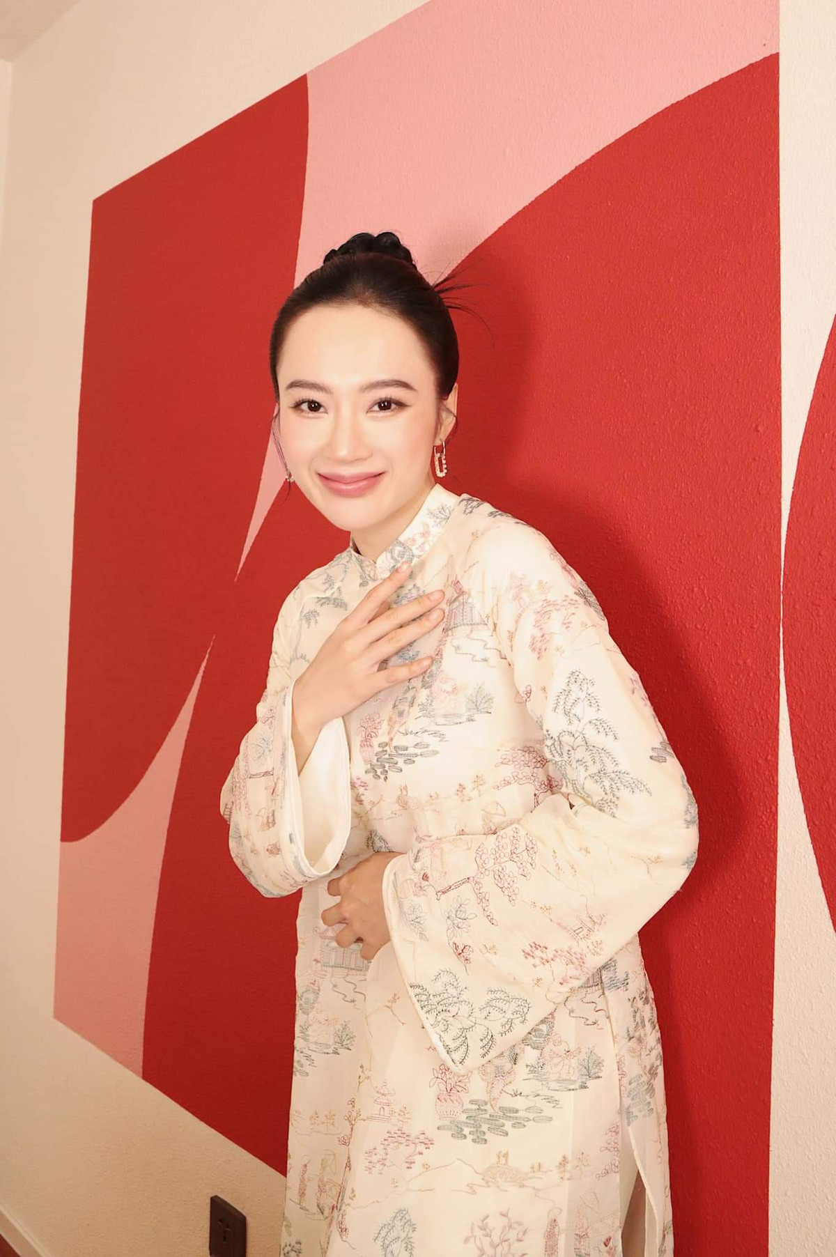 Tuyên bố của Angela Phương Trinh từng khiến dư luận xôn xao, kèm theo sự hoài nghi.