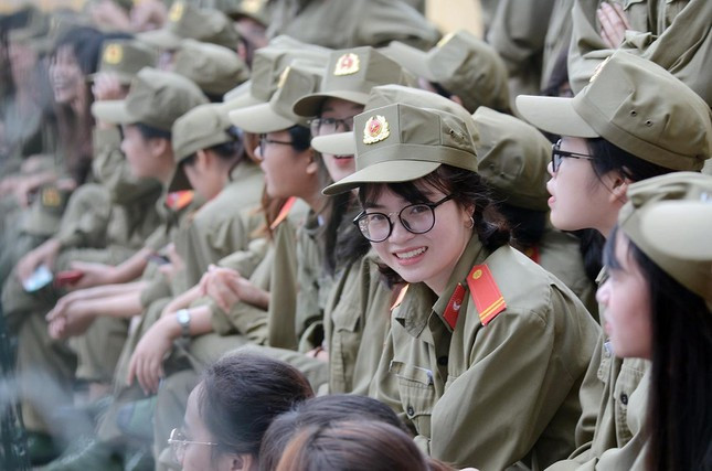 Những ai đã từng trải qua thời gian đi học quân sự đều thấy rằng chính đây mới là khoảng thời gian đáng nhớ nhất trong quãng đời sinh viên, với biết bao trải nghiệm thú vị.