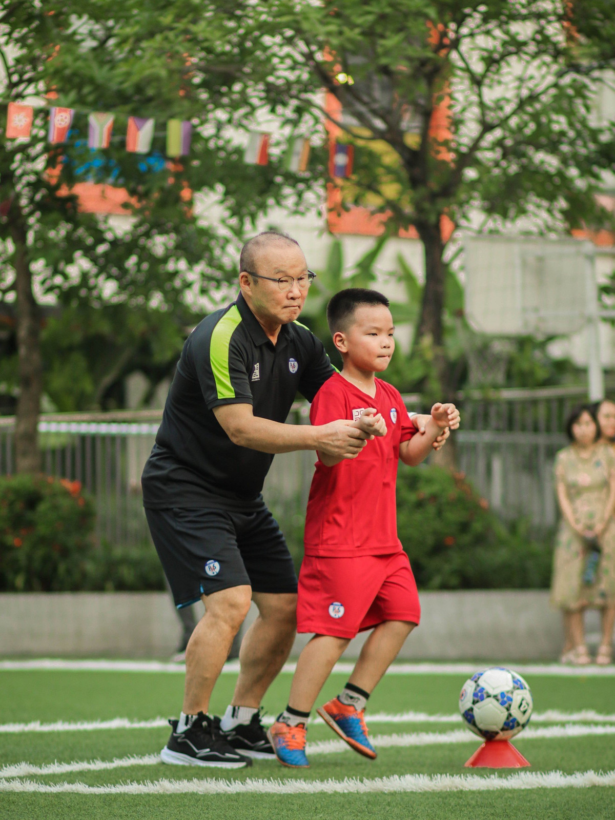 Ngoài hợp tác trang thiết bị tập luyện, thi đấu, HLV Park Hang Seo cũng đưa ra tiêu chí khi quyết định mở học viện bóng đá mang tên mình tại Việt Nam.