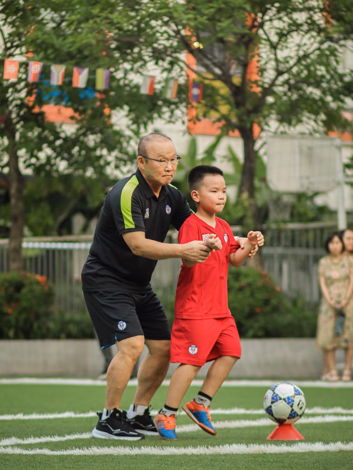 Ngoài hợp tác trang thiết bị tập luyện, thi đấu, HLV Park Hang Seo cũng đưa ra tiêu chí khi quyết định mở học viện bóng đá mang tên mình tại Việt Nam.