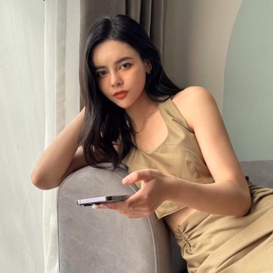 Mỹ Hạnh cho biết, Ngữ văn là môn học bản thân yêu thích nhất, lại được truyền cảm hứng từ những cô giáo đặc biệt của mình nên cô nàng quyết tâm trở thành một giáo viên Ngữ Văn “đa-zi năng”.