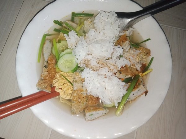 Khi những ngày giãn cách căng thẳng, không còn lê la hàng quán, mâm cơm nhà là lựa chọn bắt buộc của chúng ta.