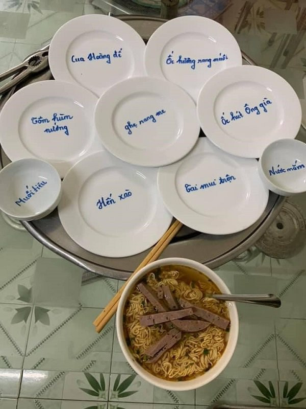 Tầm này ở nhà nấu cơm không chỉ vừa bảo vệ sức khoẻ bản thân và gia đình mà còn là một cách giúp mọi người giải khuây trong thời gian ở nhà không la cà.