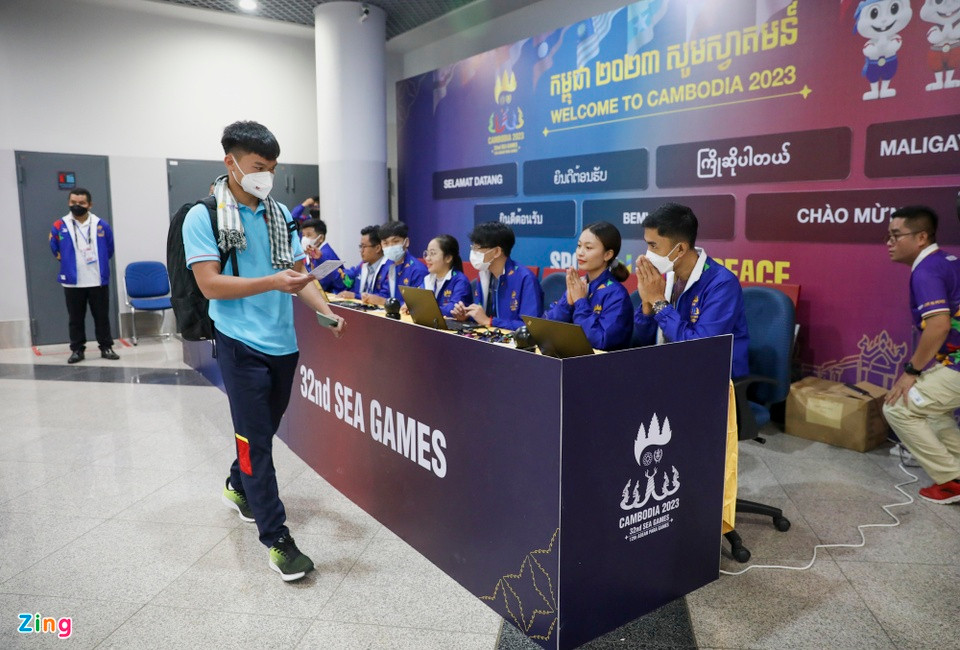 Tại Campuchia, U22 Việt Nam ở khách sạn Phnom Penh - nơi đóng quân của tất cả các đội bóng nam và nữ khi tham dự SEA Games 32. Ảnh: Zing