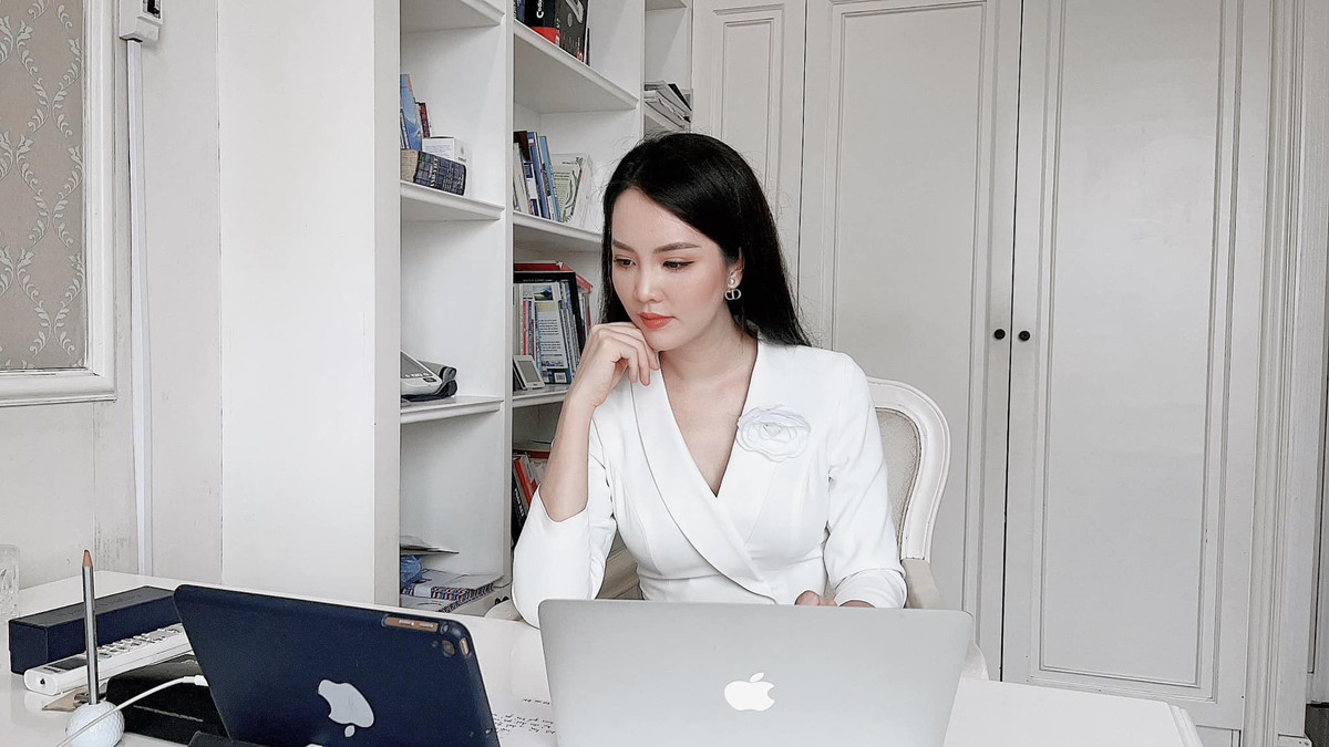 Thụy Vân học thêm 2 năm cao học và nhận bằng tốt nghiệp thạc sĩ MBA cùng nhiều sinh viên cùng khóa. Á hậu Thụy Vân còn vinh dự là một trong 5 gương mặt xuất sắc của khóa học.