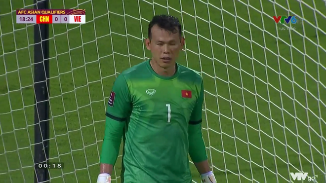 Ngoài Tấn Trường, cầu thủ trẻ Thanh Bình cũng là nạn nhân của những lời chỉ trích sau trận thua của đội tuyển Việt Nam trước Trung Quốc.