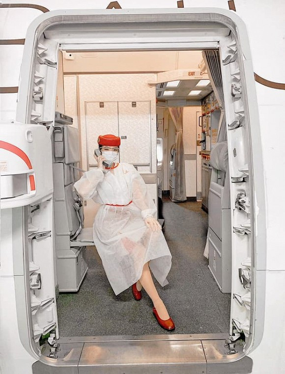 Theo dõi Instagram của Trang, điều mọi người ấn tượng nhất có lẽ nhất là những hình ảnh siêu ấn tượng mà nữ tiếp viên hàng không này cập nhật mỗi ngày.